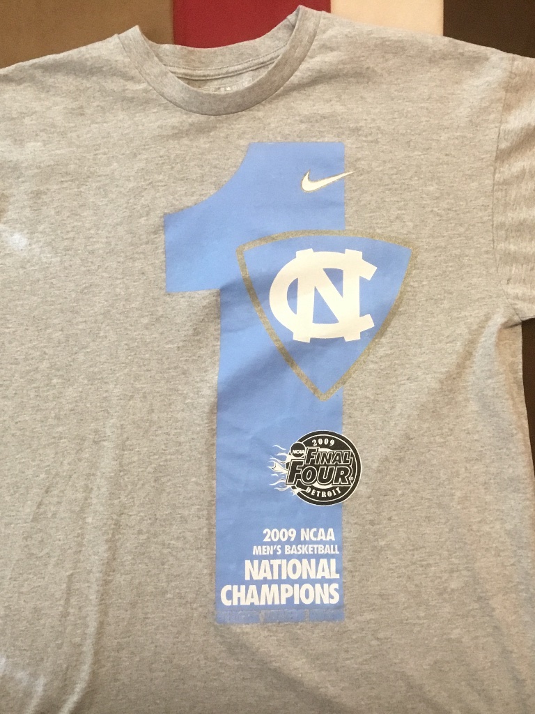 Nike - 2009 University North Carolina Menâs Ncaa Division 1 Champs T Shirt Nice!